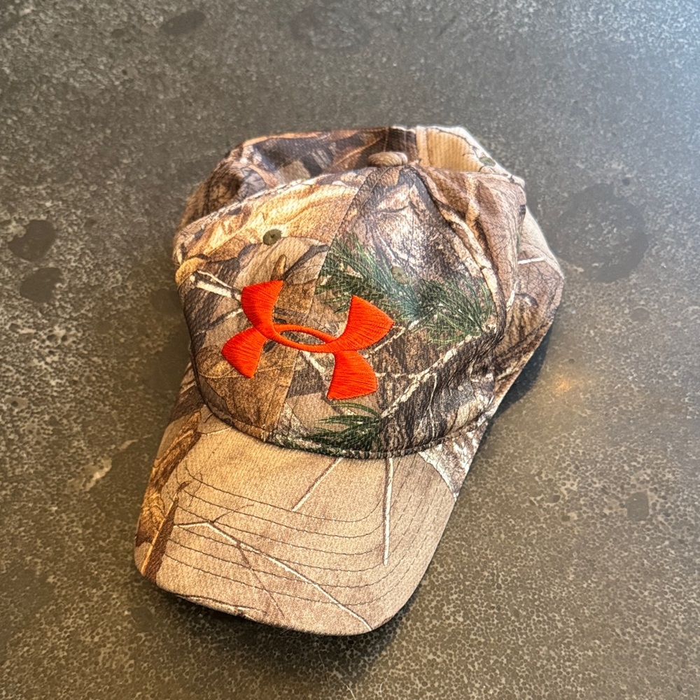 Under Armour Boys youth camo hat